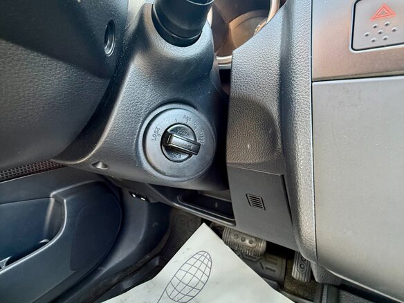 2010 Nissan Tiida I Рестайлинг, коричневый, 679990 рублей - вид 15