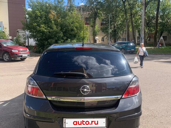 2010 Opel Astra H Рестайлинг, серый, 450000 рублей - вид 2