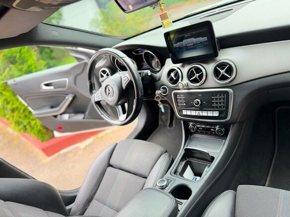 2018 Mercedes-Benz CLA 200 I (C117, X117) Рестайлинг, белый, 2350000 рублей - вид 6