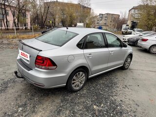 2015 Volkswagen Polo V Рестайлинг, серебристый, 800000 рублей, вид 4