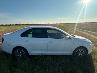 2014 Skoda Rapid I, белый, 800000 рублей, вид 3