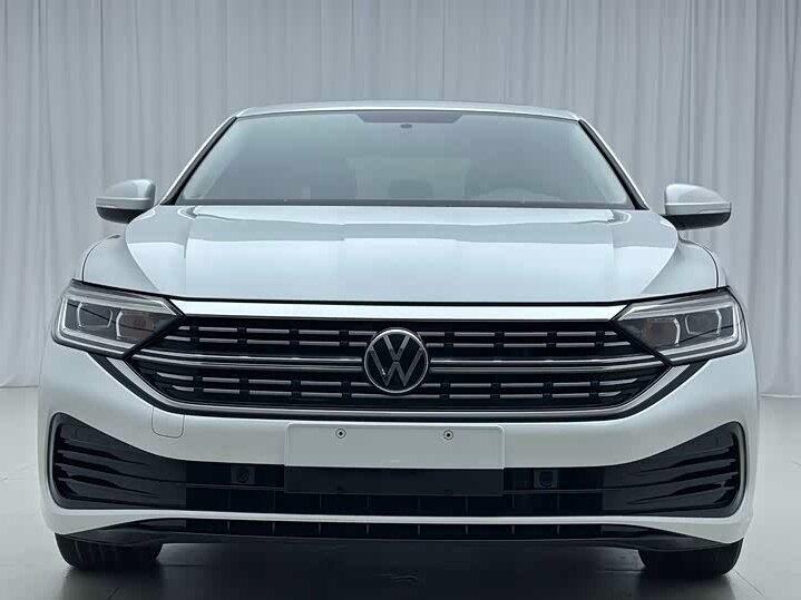 Открыть фотографии: Volkswagen Sagitar III Рестайлинг