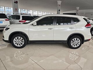 2022 Nissan X-Trail III Рестайлинг, белый, 1590000 рублей, вид 4