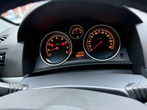 2010 Opel Astra H Рестайлинг, серый, 470000 рублей - вид 13