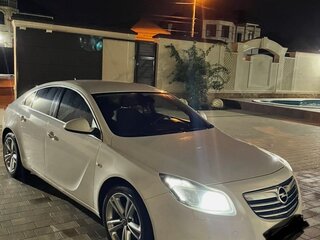 2011 Opel Insignia I, белый, 999999 рублей, вид 2