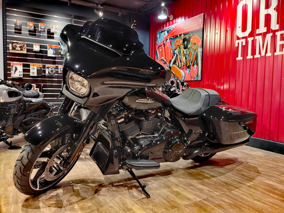 2024 Harley-Davidson Street Glide, чёрный, 3950000 рублей - вид 6