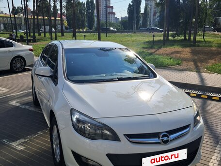 2014 Opel Astra J Рестайлинг, белый, 900000 рублей, вид 2