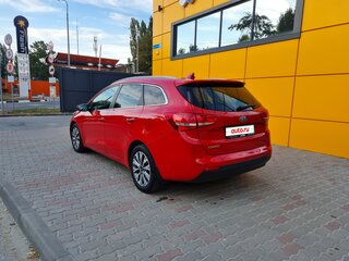 2017 Kia Ceed II Рестайлинг, красный, 1700000 рублей, вид 4
