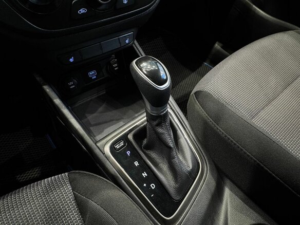 2020 Hyundai Solaris II, серый, 1330000 рублей - вид 16