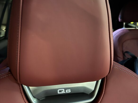 2026 Audi Q6 45 TFSI, чёрный, 8600000 рублей - вид 6