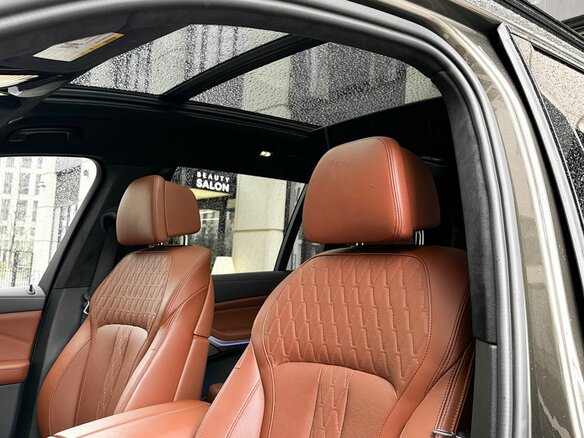 2023 BMW X7 40i I (G07) Рестайлинг, зелёный, 11790000 рублей - вид 25