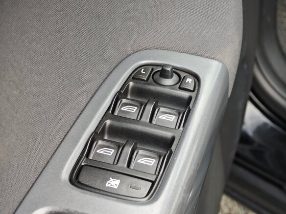 2008 Volvo S40 II Рестайлинг, чёрный, 749000 рублей - вид 12
