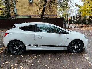 2012 Opel Astra GTC J Рестайлинг, белый, 620000 рублей, вид 2