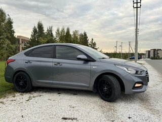 2018 Hyundai Solaris II, серый, 1195000 рублей, вид 4