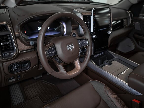 2026 Ram 1500 Crew Cab V Рестайлинг, чёрный - вид 11