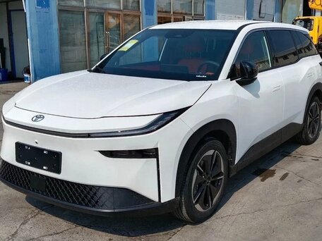 2026 Toyota bZ3X 58.3 kWh, серый, 2690000 рублей, вид 2