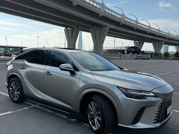 2025 Lexus RX 300 V, серый, 7650000 рублей - вид 2
