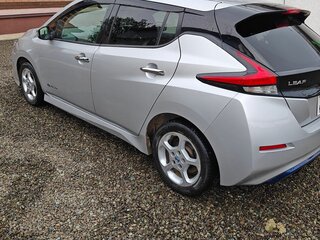 2018 Nissan Leaf II (ZE1), серебристый, 1790000 рублей, вид 4