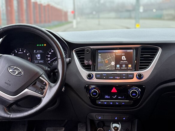2018 Hyundai Solaris II, серебристый, 1400000 рублей - вид 14