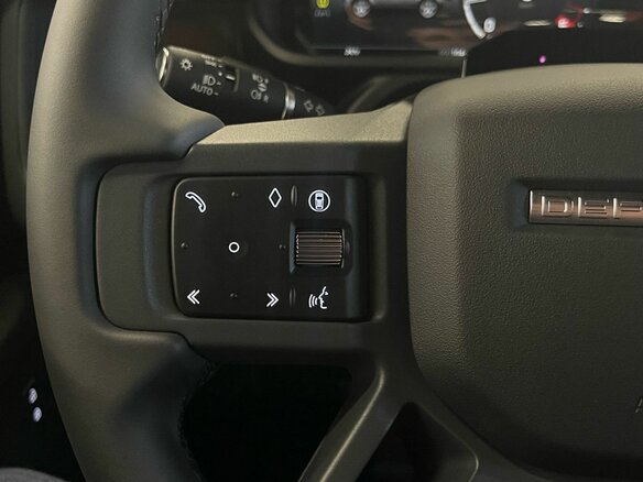 2026 Land Rover Defender 110 II, чёрный, 11350000 рублей - вид 27