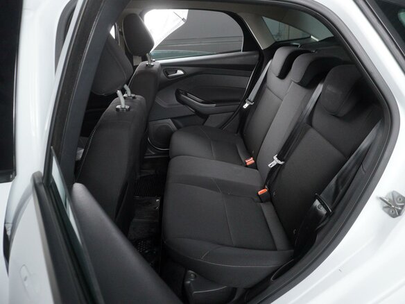 2016 Ford Focus III Рестайлинг, белый, 1299000 рублей - вид 8