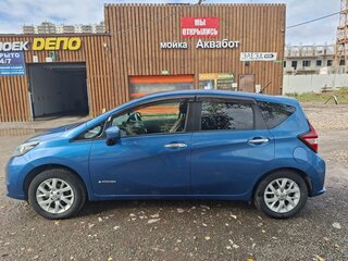 2018 Nissan Note e-Power II Рестайлинг, синий, 1270000 рублей, вид 2