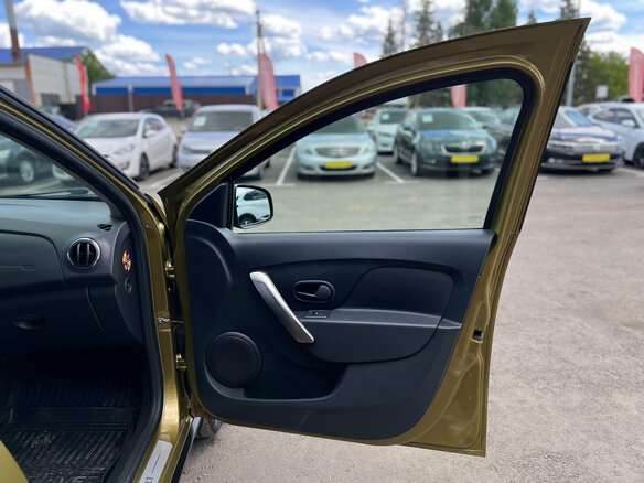 2017 Renault Sandero Stepway II, золотистый - вид 23