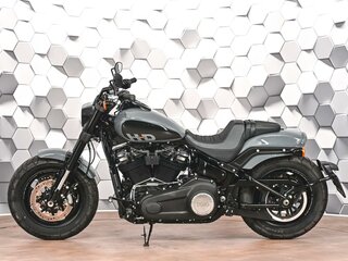2022 Harley-Davidson Fat Bob, серый, 1899000 рублей, вид 4