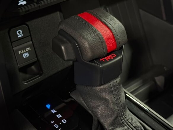 2025 Toyota Tundra CrewMax III, чёрный - вид 20