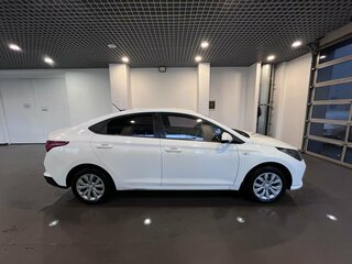 2020 Hyundai Solaris II Рестайлинг, белый, 1230000 рублей, вид 2