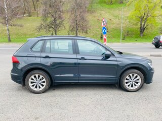 2017 Volkswagen Tiguan II, серый, 1795000 рублей, вид 4