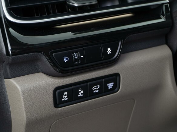 2025 Kia Carnival IV Рестайлинг, чёрный, 6949632 рублей - вид 26