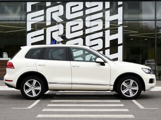 2011 Volkswagen Touareg II, белый, 2199000 рублей, вид 5