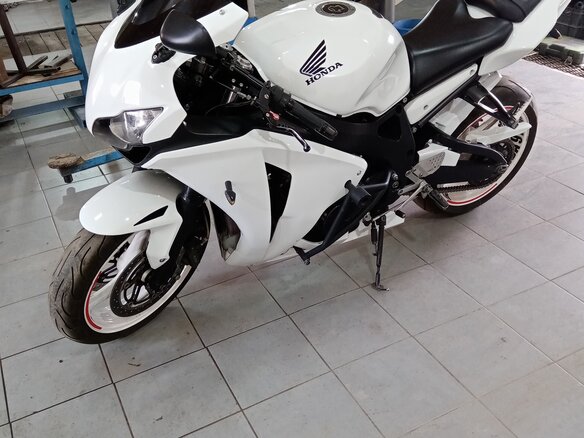 1998 Honda CBR 919RR Fireblade, белый, 395000 рублей - вид 9