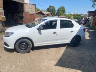 2017 Renault Logan II, белый, 620000 рублей, вид 4