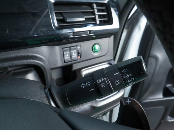 2018 Honda Stepwgn V Рестайлинг, белый, 2579000 рублей - вид 11