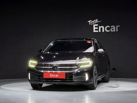 2022 Volkswagen Jetta VII Рестайлинг, чёрный, 1770000 рублей, вид 1