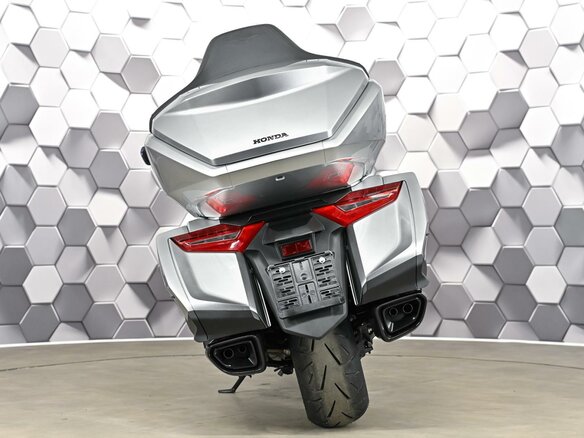 2025 Honda GL 1800 Gold Wing, серебристый, 3649000 рублей - вид 5