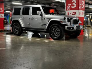 2022 Jeep Wrangler IV (JL), серебристый, 6100000 рублей, вид 3