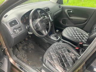 2014 Volkswagen Polo V, коричневый, 850000 рублей, вид 5