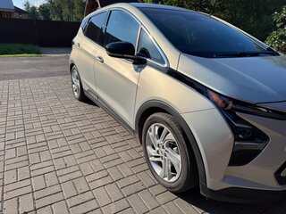 2023 Chevrolet Bolt I Рестайлинг, серый, 2950000 рублей, вид 3