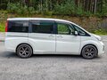2015 Honda Stepwgn V, белый, 1600000 рублей - вид 2