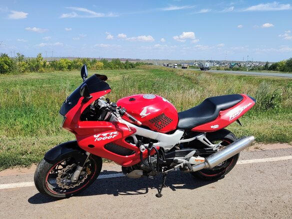 1998 Honda VTR 1000, красный, 280000 рублей