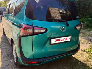 2019 Toyota Sienta II Рестайлинг, зелёный, 1690000 рублей, вид 4
