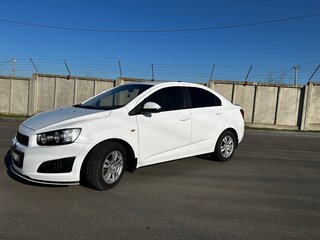 2014 Chevrolet Aveo II, белый, 720000 рублей, вид 4