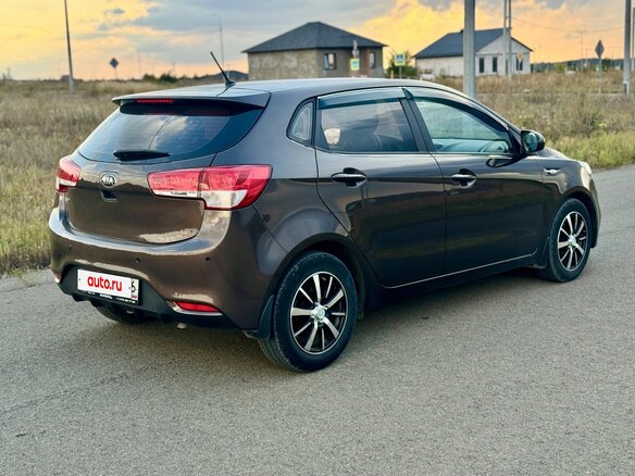 2016 Kia Rio III Рестайлинг, коричневый - вид 2