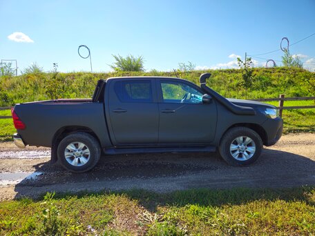 2017 Toyota Hilux VIII Рестайлинг, серый, 2900000 рублей, вид 3