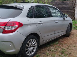 2011 Citroen C4 II, серебристый, 600000 рублей, вид 3