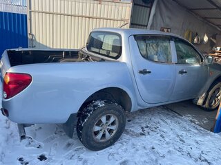 2008 Mitsubishi L200 IV, серебристый, 1100000 рублей, вид 3