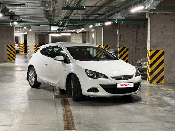 2012 Opel Astra GTC J Рестайлинг, белый, 700000 рублей - вид 1